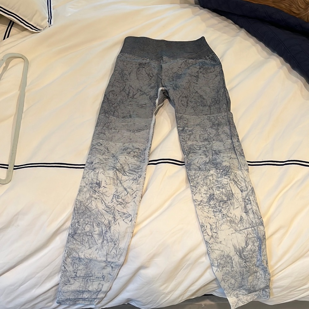 Lulu size 6 leggings. Like new